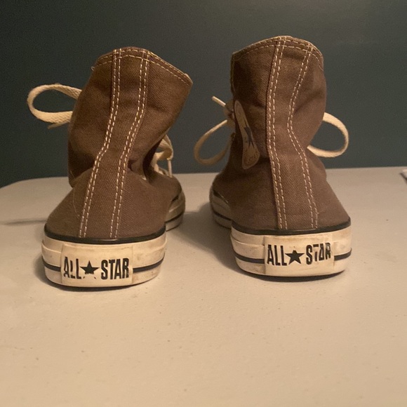 High-Top Converse - Picture 5 of 9